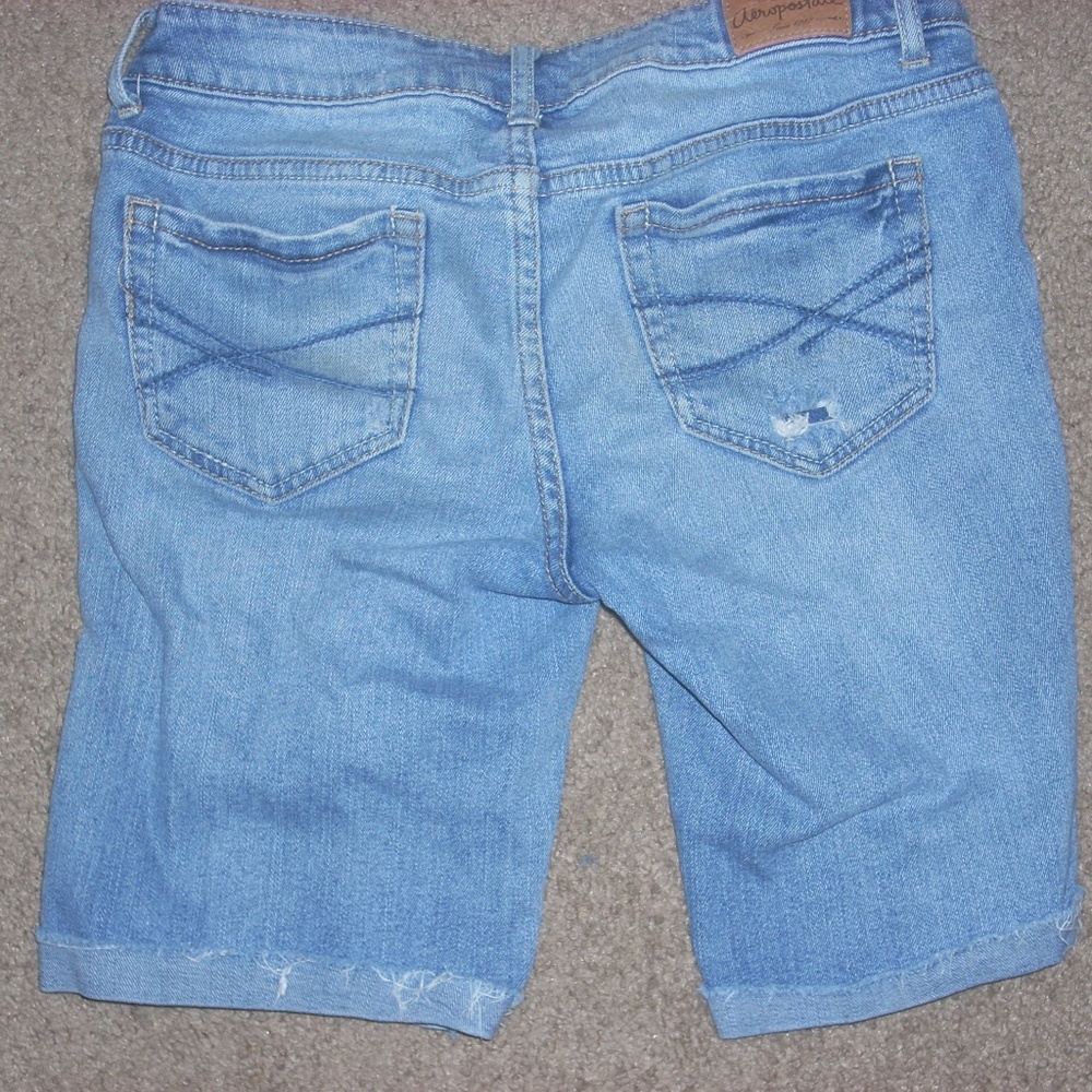 Stylish Ripped Shorts - Picture 2 of 2